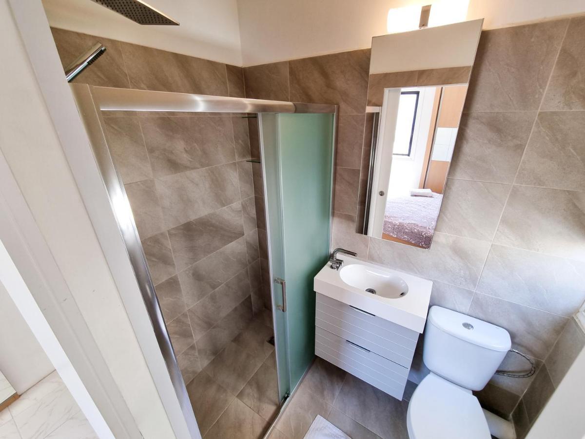 Cheer Up City Apartment, Near To The Finikoudes Beach Ларнака Екстериор снимка