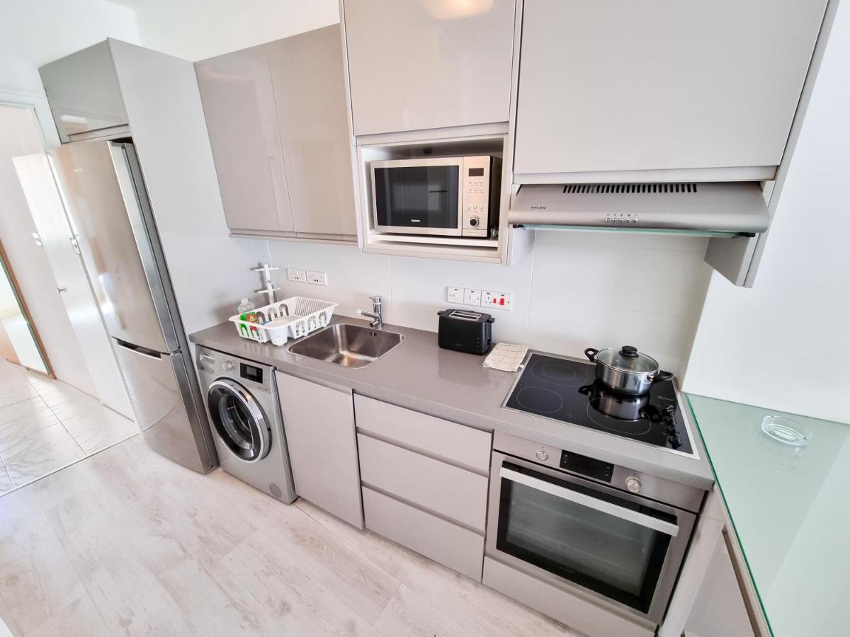 Cheer Up City Apartment, Near To The Finikoudes Beach Ларнака Екстериор снимка